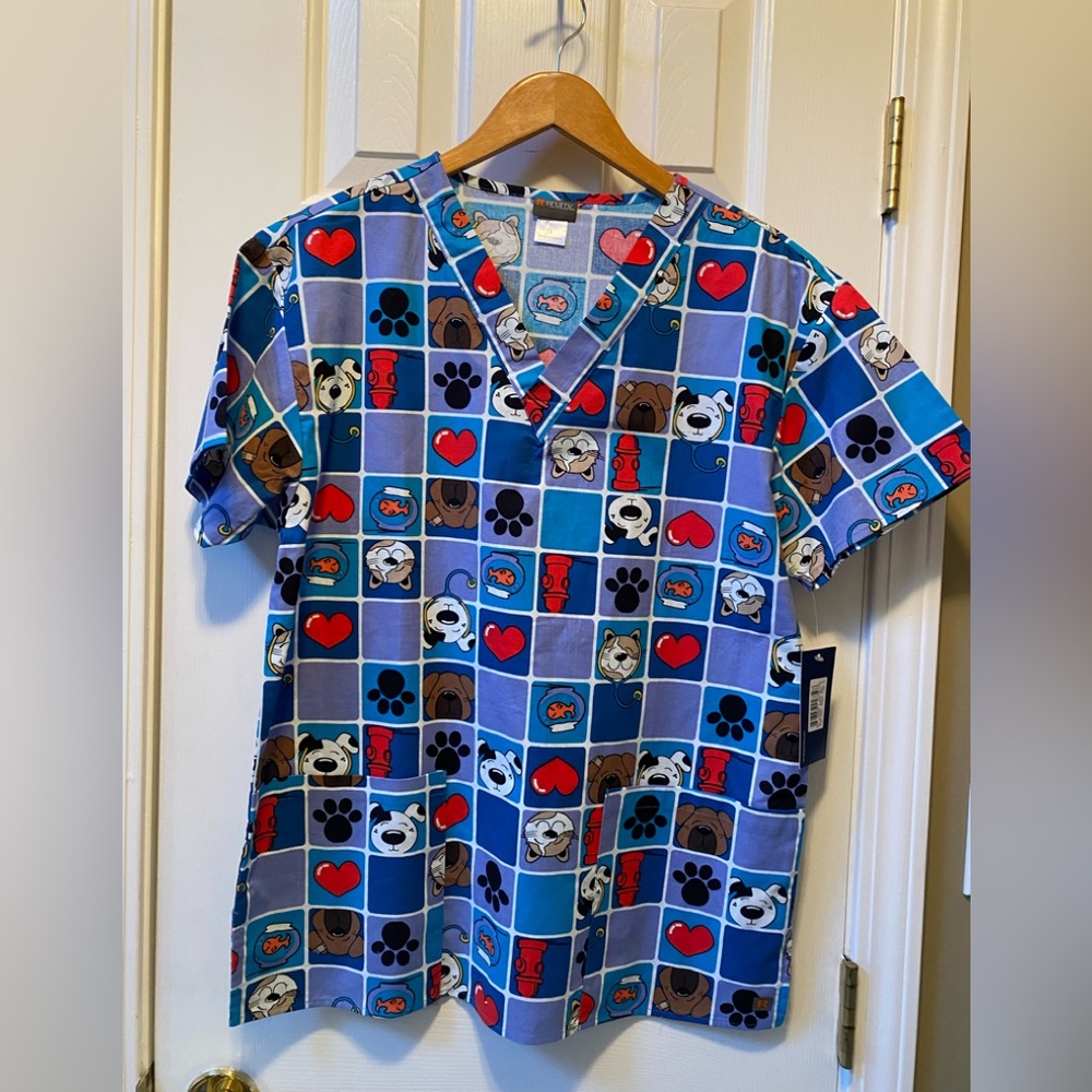 Remedy animal scrub tunic top multi color. NEW Size Small